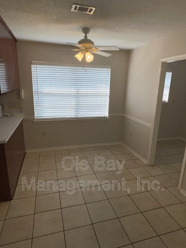 Photo - 613 Vaughn Dr N