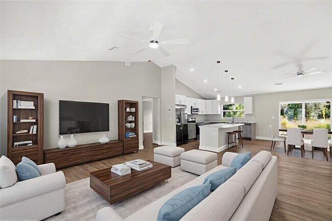 Photo - 486 Celeste St