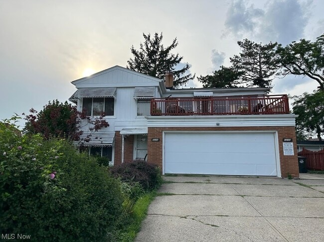 Photo - 6234-6236 N Canterbury Rd Apartment
