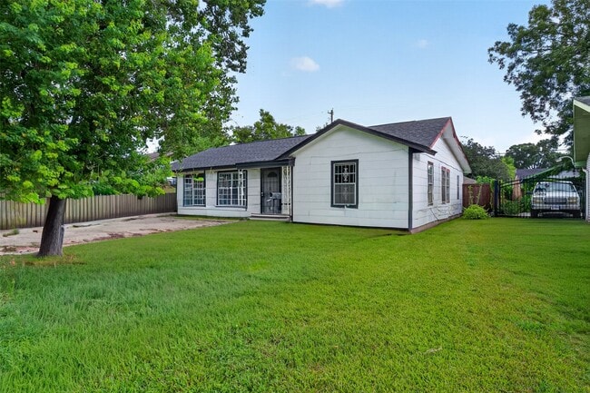 Photo - 4813 Brinkley St