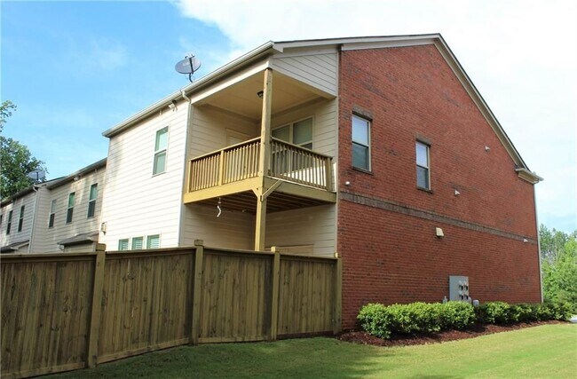 Photo - 2503 Norwood Dr SE