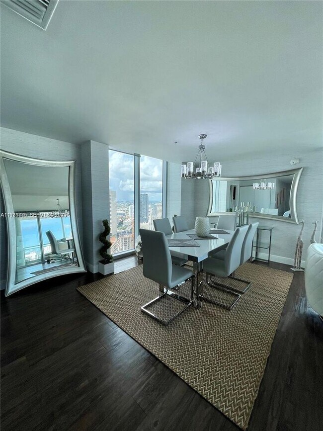 Photo - 90 SW 3rd St