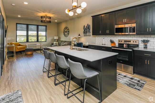 1BR, 1BA - 812SF