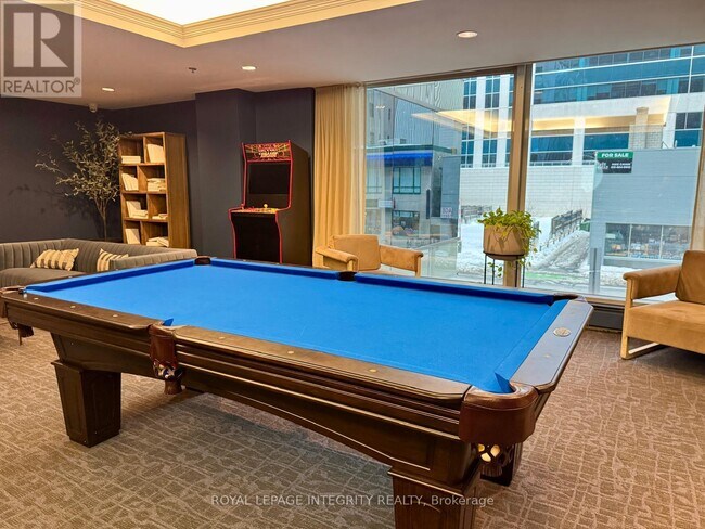 Photo - 161 Laurier Ave W Unit 717