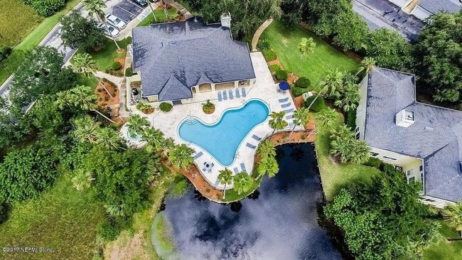 Photo - 1800 The Greens Way