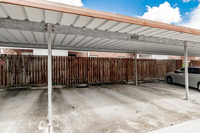 Covered Parking - 4352 Stumberg Ln