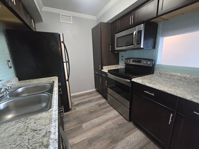 Photo - 1860 White Oak Dr Unit True