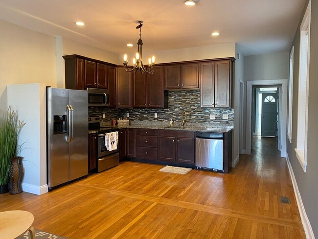 Photo - Renovated Hill Home for Rent!