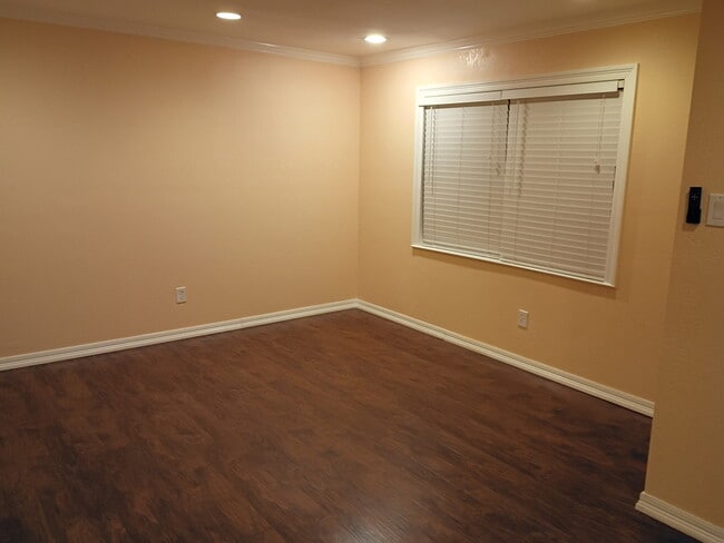 Photo - 4404 Monna St