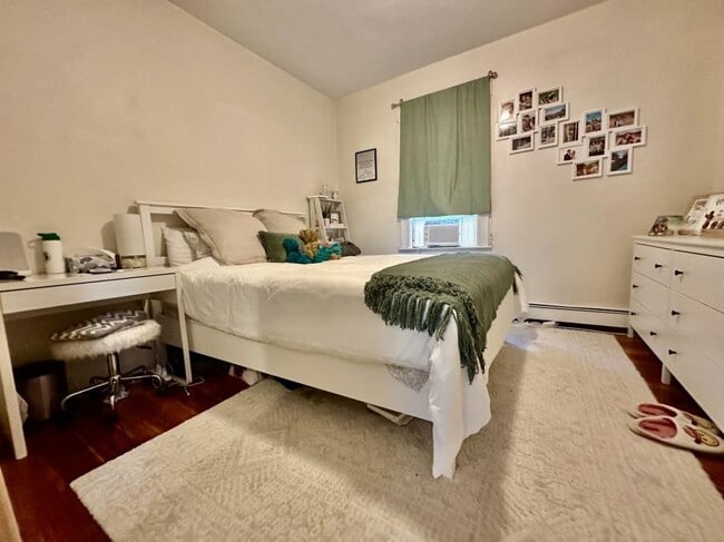Building Photo - 3 bedroom in Cambridge MA 02141 Rental