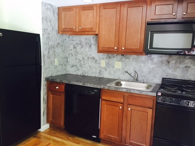 558-566 1Br - Kitchen