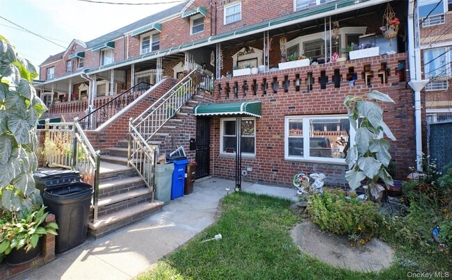 Building Photo - 724 E 96th St Unit 1st Floor