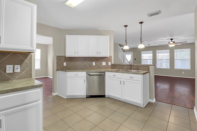 Building Photo - 5615 Wasabi Ln