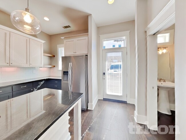 Photo - 6813 Charlotte Pike