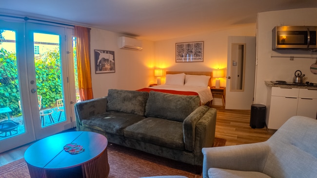 Photo - 1239 N Commonwealth Ave