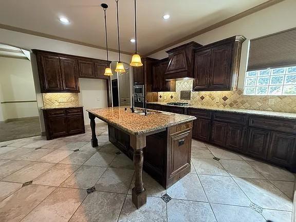 9001 Blue Water Dr