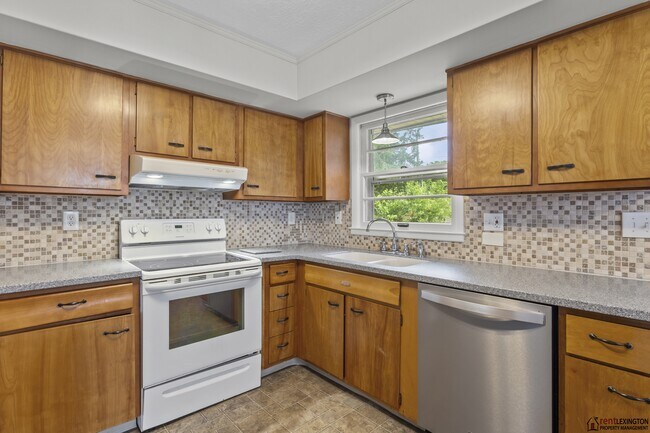 Photo - 2124 Violet Rd