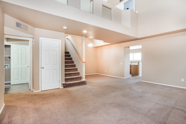 Photo - 250 W Juniper Ave