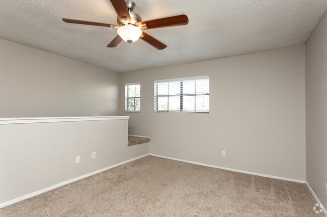 1BR, 1BA TOWNHOME - 700SF Bedroom