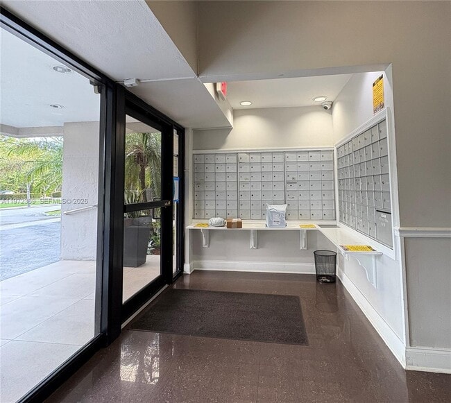 Photo - 2500 NE 135th St Unit 502