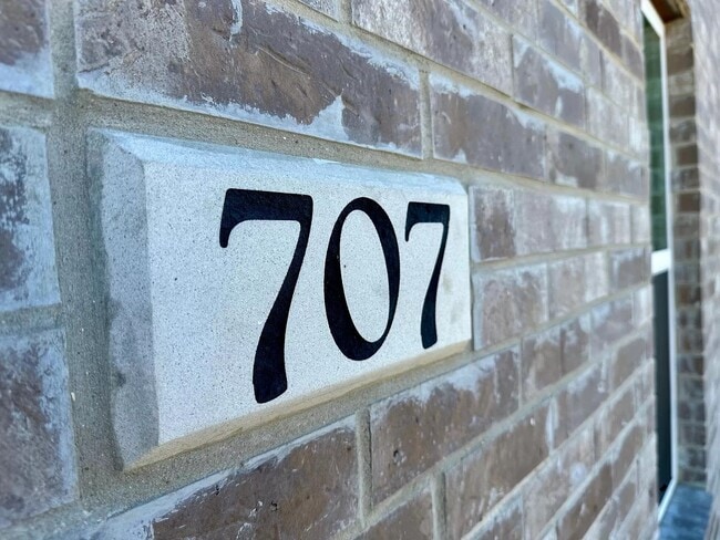 Photo - 704 Sugar Mill Ct