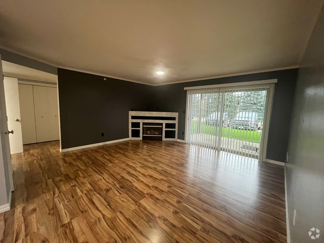Building Photo - 4701 Chadwick Rd Unit #3 Rental