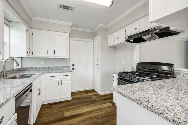 Photo - 20244 County Rd 510W