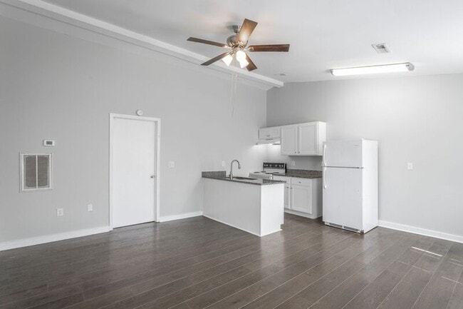 Building Photo - 100 Creeks Bend Dr Unit APT 74