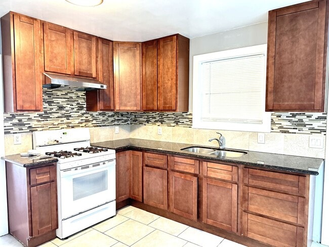 Photo - ~Lovely 2bdrm/2bath Newly Remodeled Home W/Washer&Dryer Hook Ups!