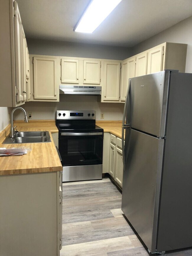 Photo - Downtown 2 Bedroom Apartment