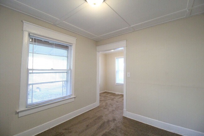 Photo - December FREE On This 1 Bedroom 1 Bath House Near KU Med & Westport
