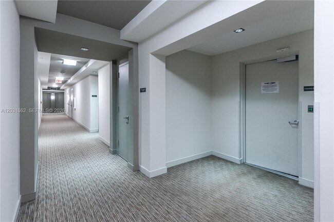 Photo - 951 Brickell Ave Unidad 705