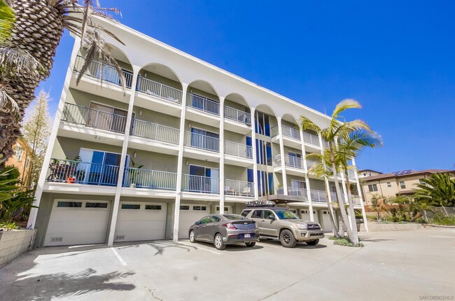Building Photo - 356 Playa Del Norte St Rental