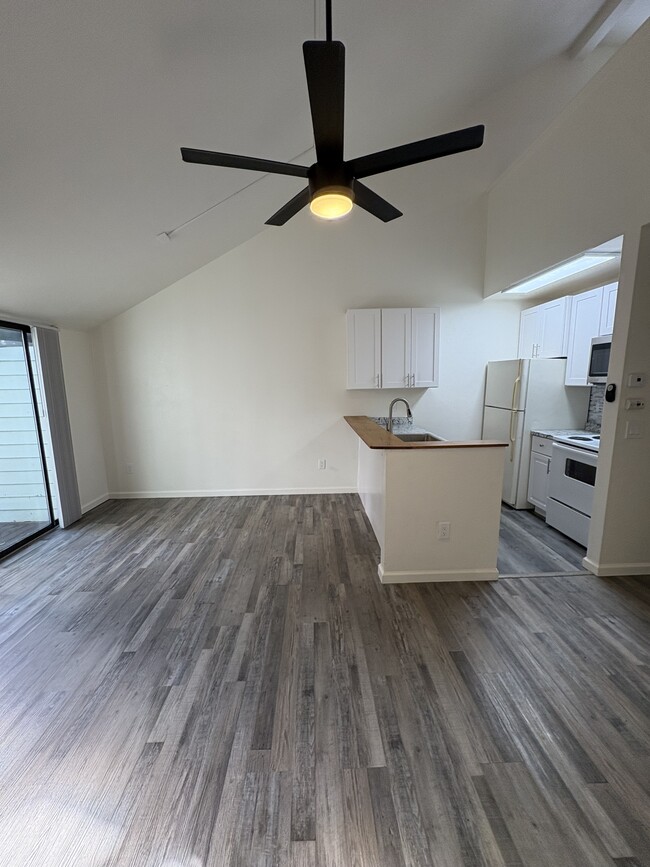 Photo - 228 Courtyards E