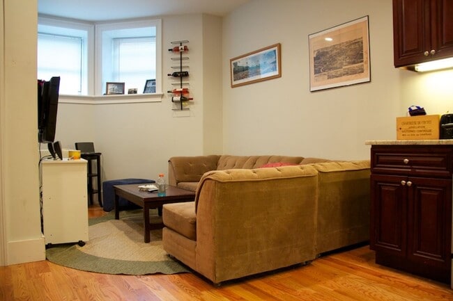 Photo - 1081 Beacon St