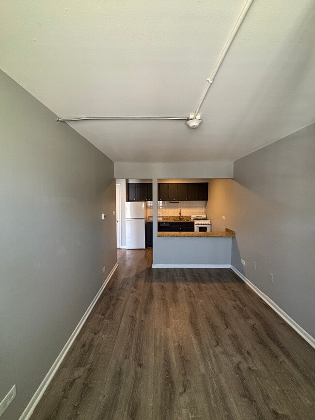 Photo - 3351 Commercial Unit 3351-19