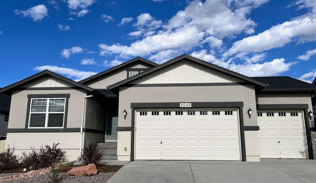 Building Photo - 4 bed 3 bath home off Woodmen and Powers