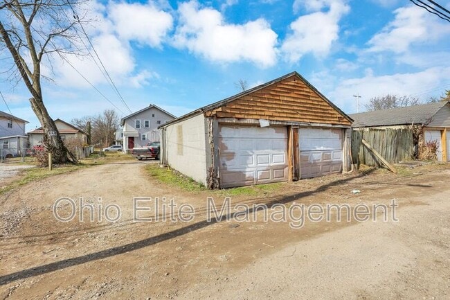 Building Photo - 254 S Wayne Ave