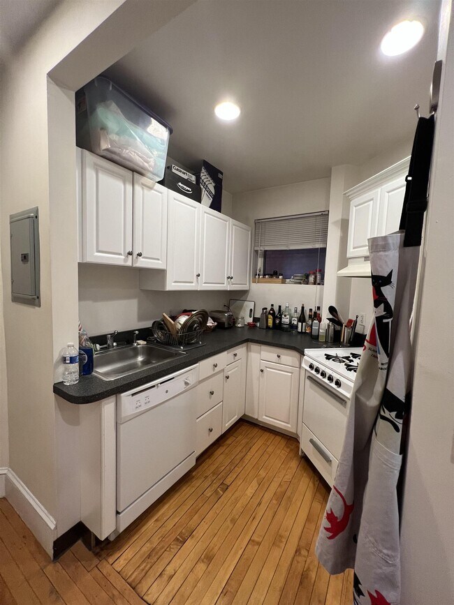 Photo - 325 Harvard St Unidad 2