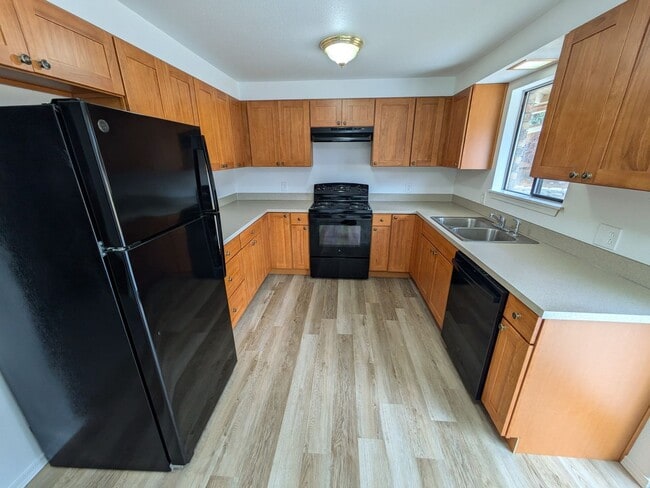 Photo - 7816 Samurai Dr SE