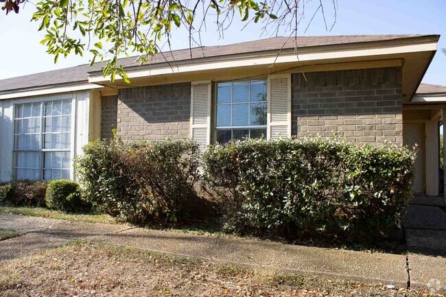 Building Photo - 218 Sam Dr Rental