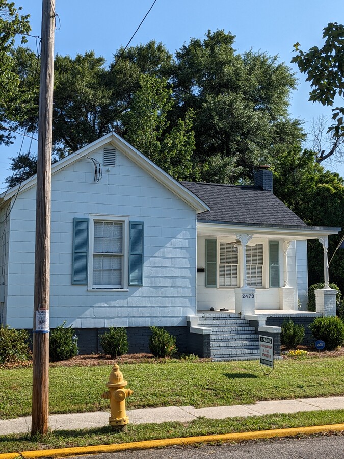 Photo - 2473 McDowell St