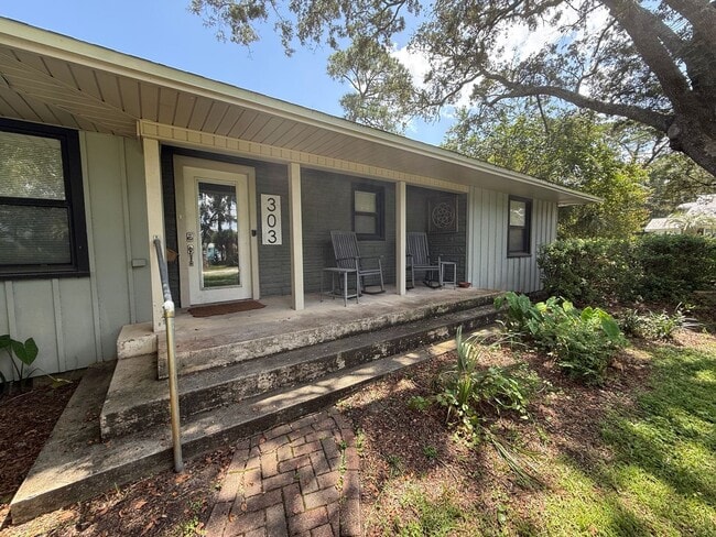 Photo - 303 Interbay Ave