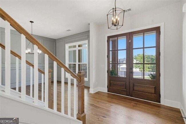 Photo - 401 Oakleigh Ave