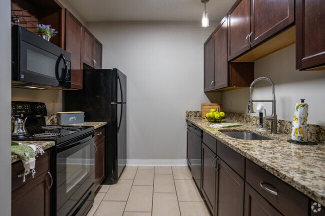 2 BR, 2 BA - 978SF - Walnut Commons