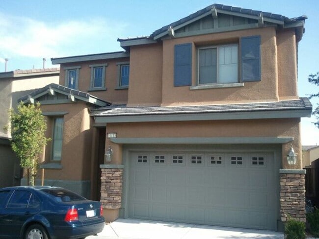 Building Photo - 10415 Lilac Square Ave