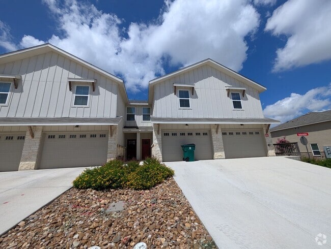 Building Photo - 3/2.5/1.5 Fourplex Close to IH35 for Commu... Rental