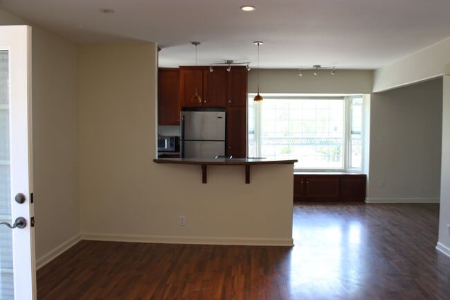 Photo - 1 Bedroom Condo in Mission Hills