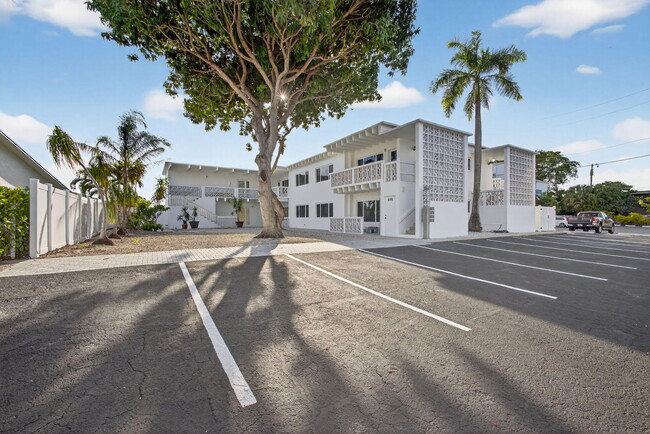 Building Photo - 624 Southwind Cir Unit 1