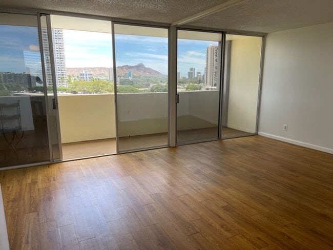 Photo - Studio w/ parking -Views of Diamond Head- Electricity Included Unit 907